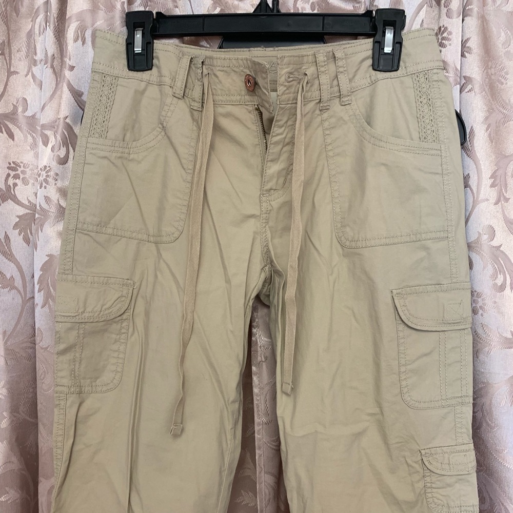 Khaki cargo Capris